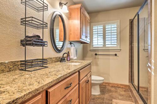 Pet-Friendly Riverfront Retreat Deck and Views - image 14