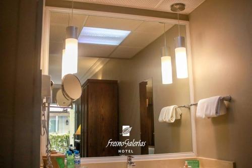 Fresno Galerias Ideally located in the prime touristic area of Torreon, Fresno Galerias promises a relaxing and wonderful visit. The hotel has everything you need for a comfortable stay. Service-minded staff will wel