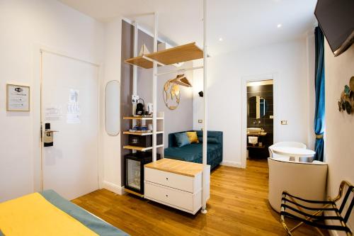 Deluxe Double Room - Via di Monale 75 image 1