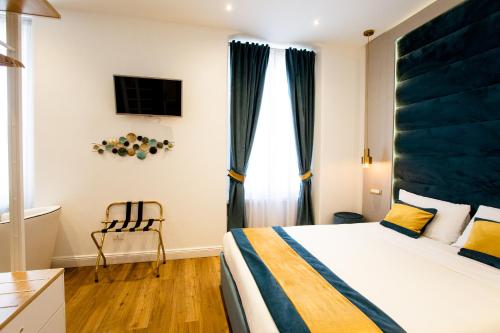 Deluxe Double Room - Via di Monale 75 image 7