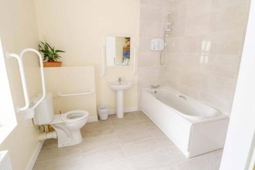 John & Margarets Place, Ballinamore (photo 9)
