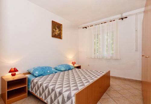 Apartments Snježa - green house - image 8