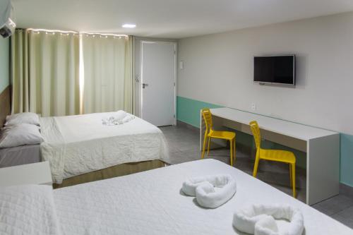 Quadruple Room with Balcony image 4