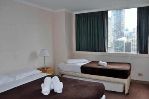 Accommodation Sydney City Centre - 2 Bedroom Pet Friendly Apartment with Hyde Park View - image 10