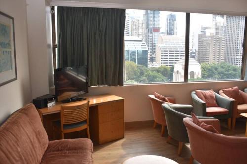 Accommodation Sydney: Hyde Park View 2 Bedroom 1 Bathroom Pet Friendly Apartment - image 2