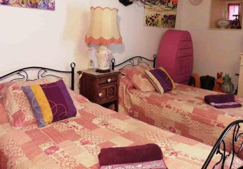 1 double bed, 2 twin beds