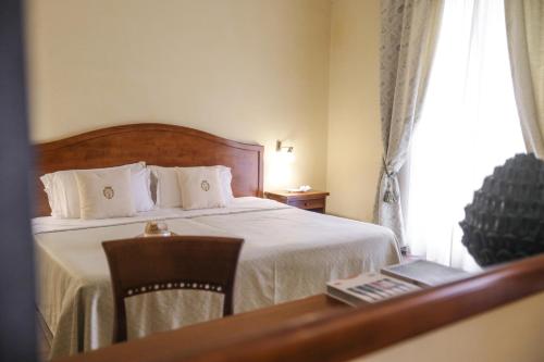 1 king bed, 1 sofa bed