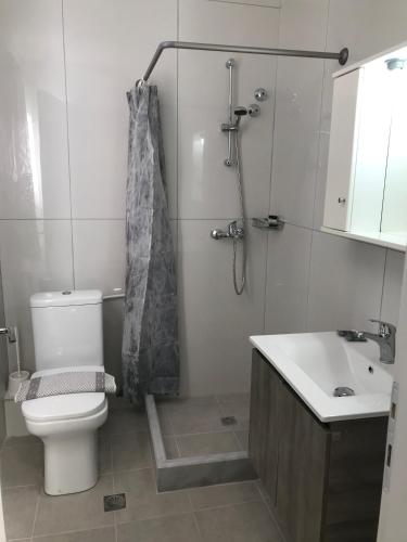 Room in Apartment - 2 Bedroom Apartment with Swimming Pool two steps from the beach - image 11