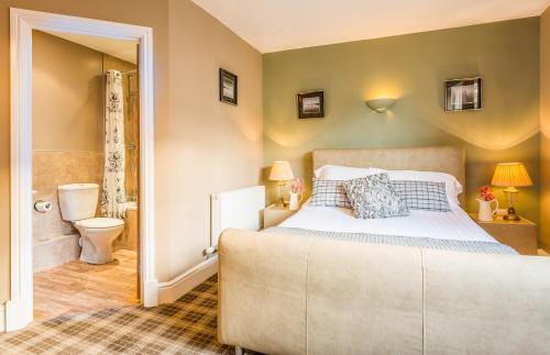 The Lounge Hotel & Bar - image 4