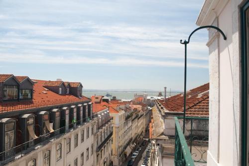  Lisbon Charming Apartments - Chiado, Pension in Lissabon