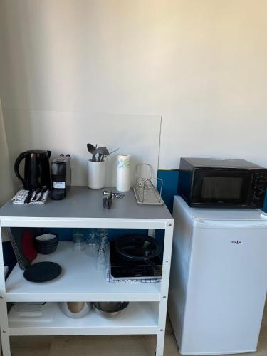 مطبخ, Roubaix Lille private shower & Netflix in Roubaix