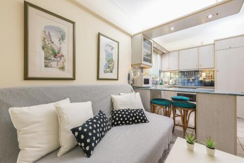  Amazing Apartment Pallini - Near Airport & Metro in Pallíni