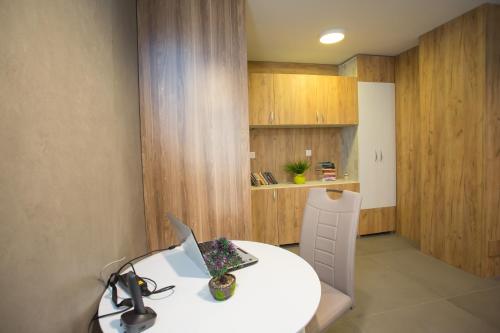 Tilia in เซทินเจ