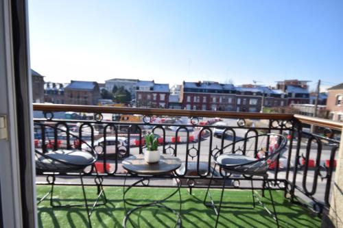 CHIC APPART DESIGN - HYPER CENTRE - TRAMWAY - FREE WIFI - leRelaisdOdile12 - image 4