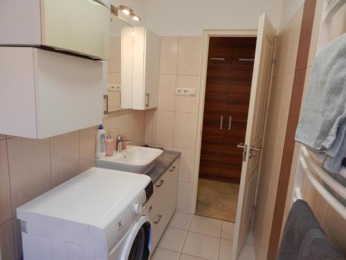 Boros Apartman - image 13