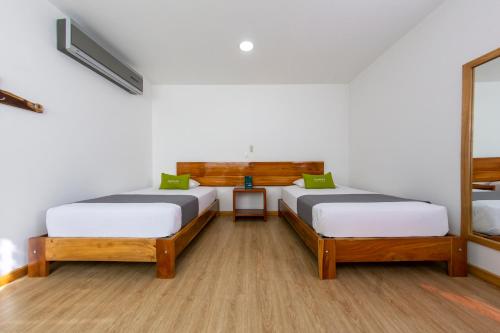 2 twin beds