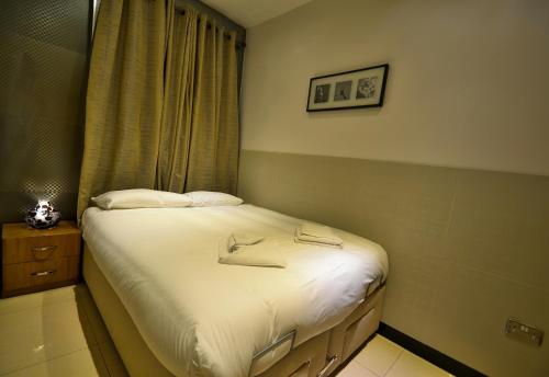 Hyde Park Apartments - image 6