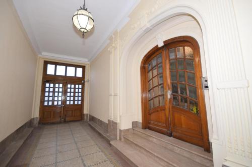 外部景觀, CONFORT APPART - HYPERCENTRE - TRAMWAY - leRelaisdOdile14 in 華朗舍尼