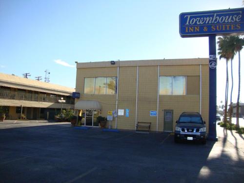 ทัศนียภาพภายนอกโรงแรม, Townhouse Inn and Suites in บรอว์ลีย์ (CA)