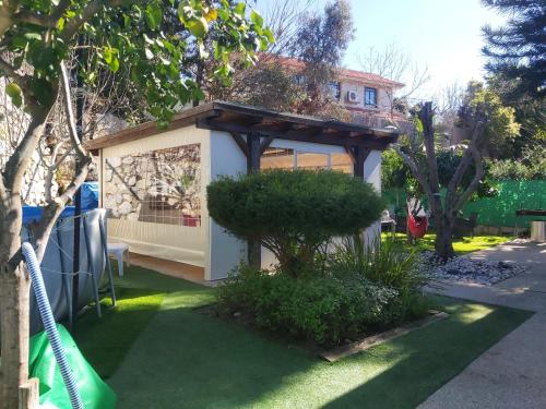 Skats, Noam Hamargalit in Kfar Vradim