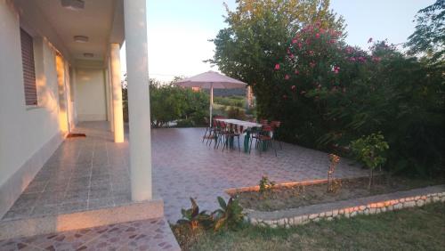  Apartment Vidas in Kampor