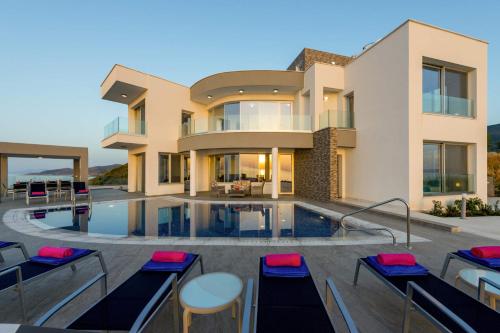 ทัศนียภาพภายนอกโรงแรม, Elite Sea View Villa in โปมอส