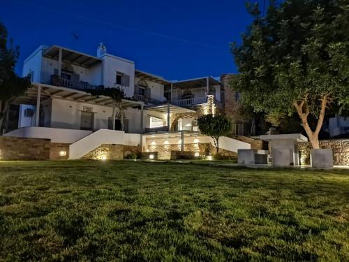  Elia Apartments, Pension in Agios Romanos bei Mamádhos