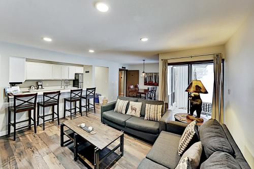 Flying Dutchman Condo - Pool Hot Tub & Sauna condo - image 2