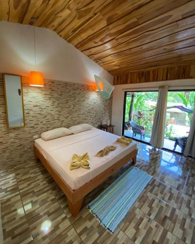 Mirians Place Drake in Drake Bay