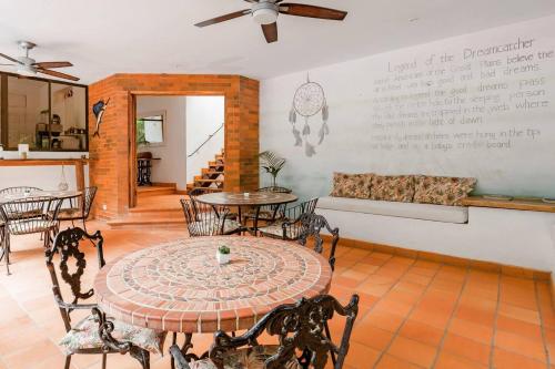 Паб/Коктейль-бар, Dreamcatcher Hotel - Live the Dream of Santa Teresa in Санта Тереза