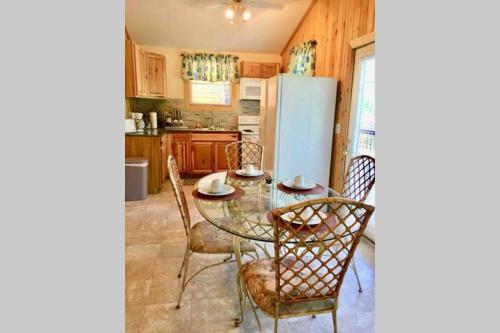 Cabin #3 waterview w/stairs to waterfront Lake Livingston Texas - image 3