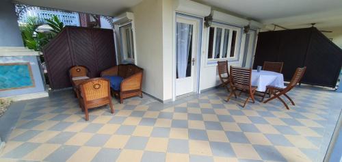 Grand studio Tropical idéalement situé, jardin et piscine 5