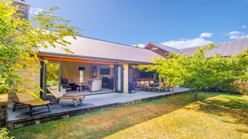 Fit for a King - Wanaka Holiday Home