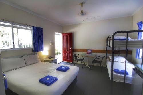 Knotts Crossing Resort Room Type - Standard Studio