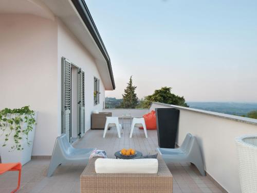 Balcony/terrace, Luxury apartment in Tavullia with Swimming Pool in Belvedere Fogliense