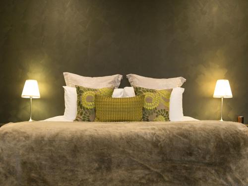 Lilies Luxe Suite on Lovedale with Private Heated Pool 5star