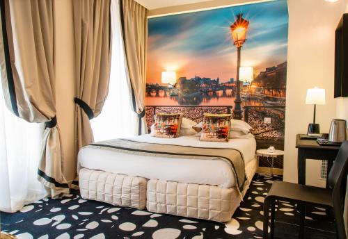 1 double bed, 2 twin beds