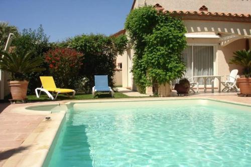 Belle Villa traditionnelle 68 Pers -Piscine privee et beau jardin gîte à louer Saint-Estève