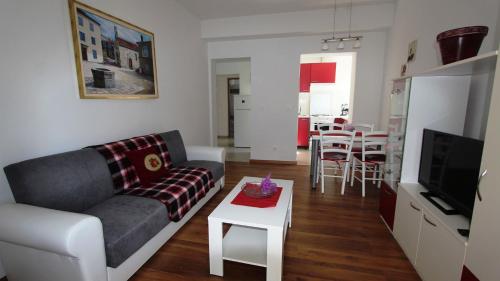 Apartments Tomislav - image 2