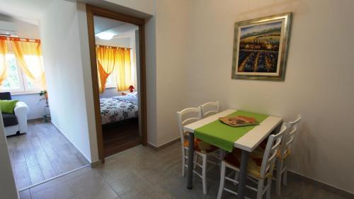 Apartment image 10