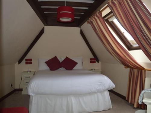 Pilgrims Hotel Room Type - Small Double Room