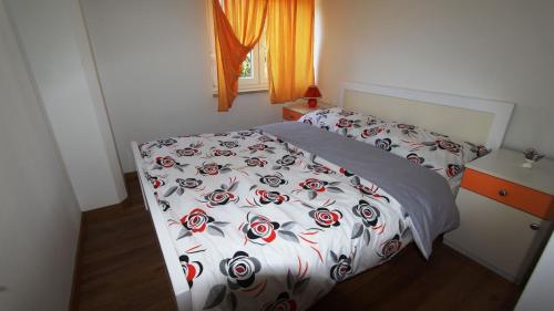 Apartment image 3