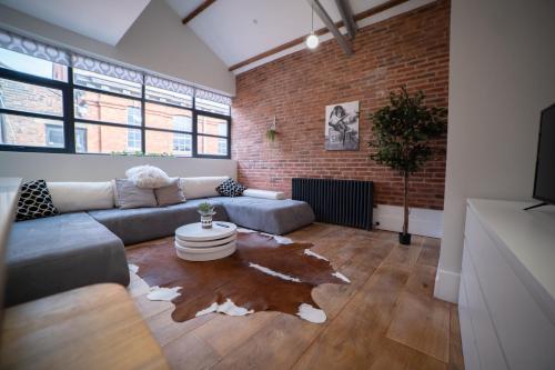 Hat District Apartments Central Luton, Luton, Bedfordshire