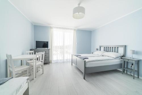 1 double bed, 1 twin bed