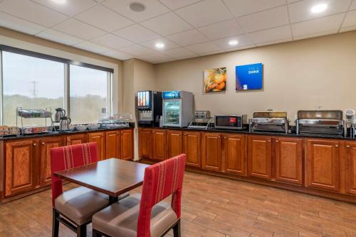 Comfort Suites Niceville Near Eglin Air Force Base