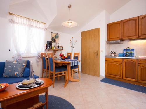 Apartments Grivičić - image 4