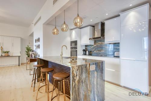 Glamorous 1BR Apartment in Rimal 3 Jumeirah Beach Residence by Deluxe Holiday Homes, Dubaj (fotografie 3)
