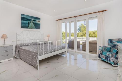 Villa Quiros 2 - main image