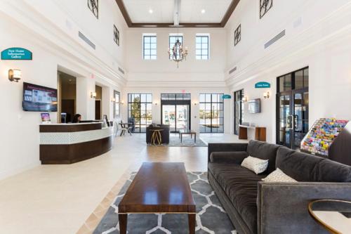 Windsor-5 Bed Townhouse w splashpool-3815WW - image 6