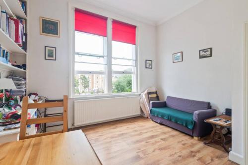 Guestready - Bright & Spacious Kensington Flat, , London